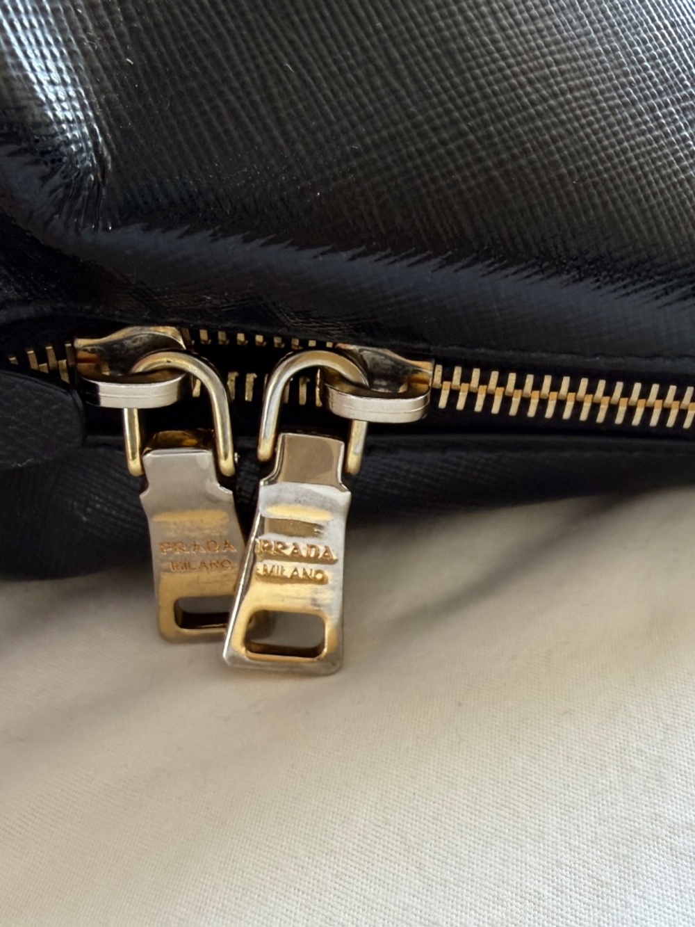 Prada bag - Picture 4 of 9